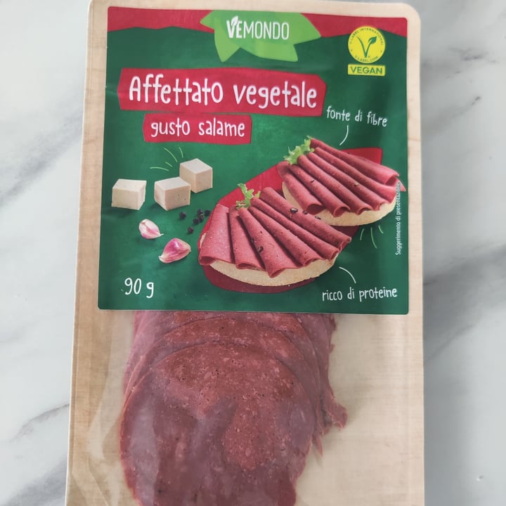 photo of Vemondo Affettato Vegetale Gusto Salame shared by @fez3 on  04 Aug 2023 - review