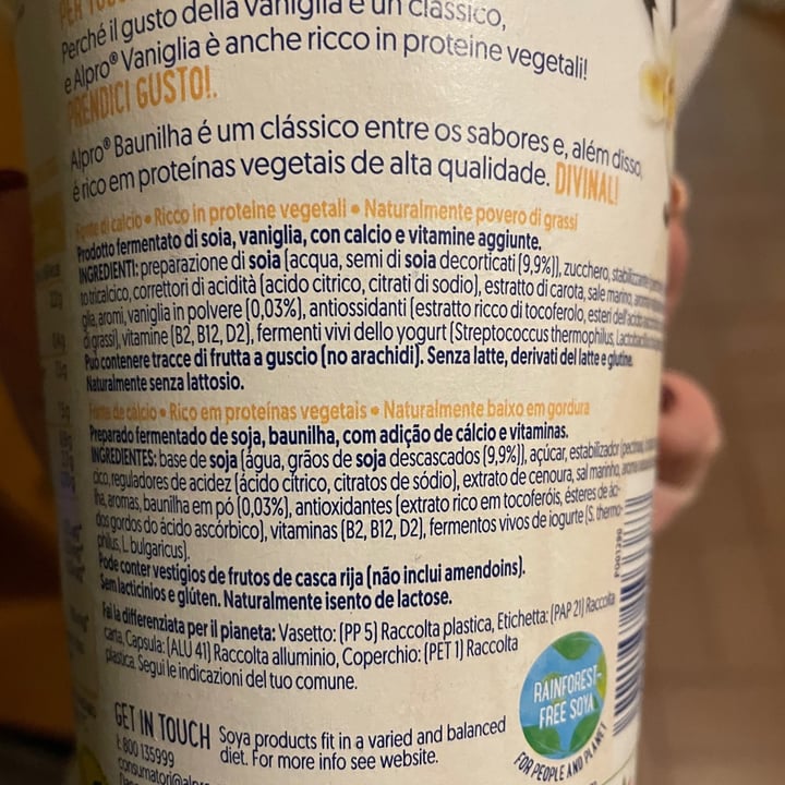 photo of Alpro Vaniglia Baunilha Yogurt shared by @lucykyra on  24 Mar 2023 - review