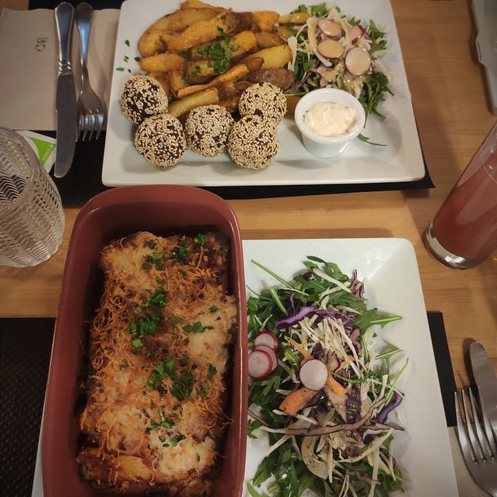 photo of Le Mezzaluna Lasagnes shared by @cam-c on  27 Feb 2023 - review