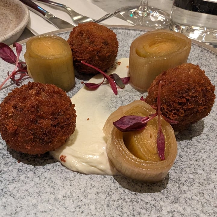 photo of mallow porcini mushrooms and truffle croquettes shared by @carolinecapaccia on  18 Jan 2023 - review