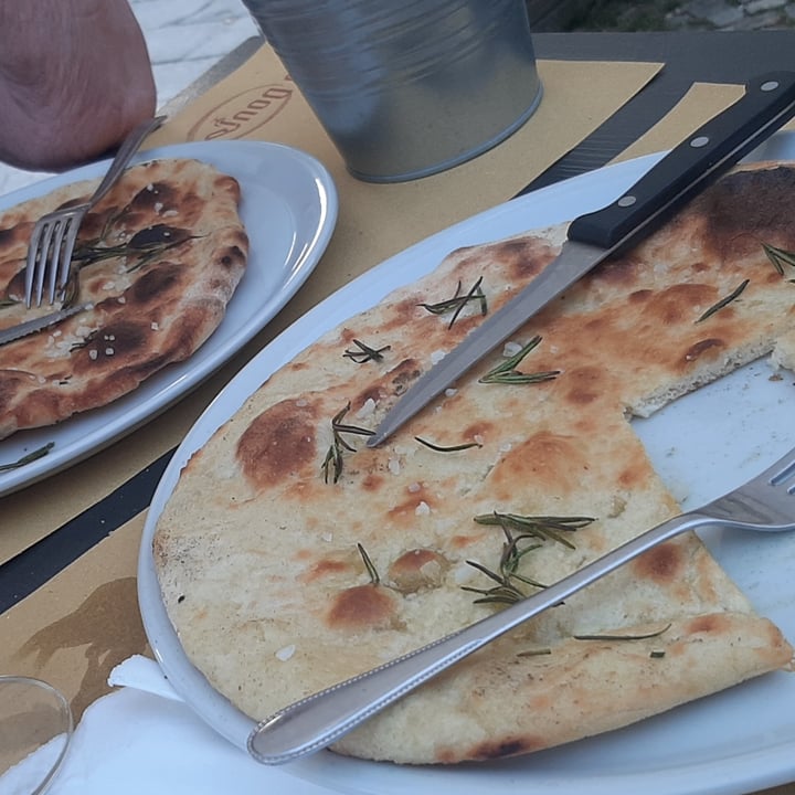 photo of La Douja osteria Focaccia al rosmarino shared by @spina on  11 Jul 2023 - review