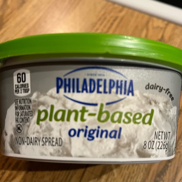photo of Kraft Philadelphia Plant Based Cream Cheese shared by @veganforlife2023 on  19 Dec 2022 - review