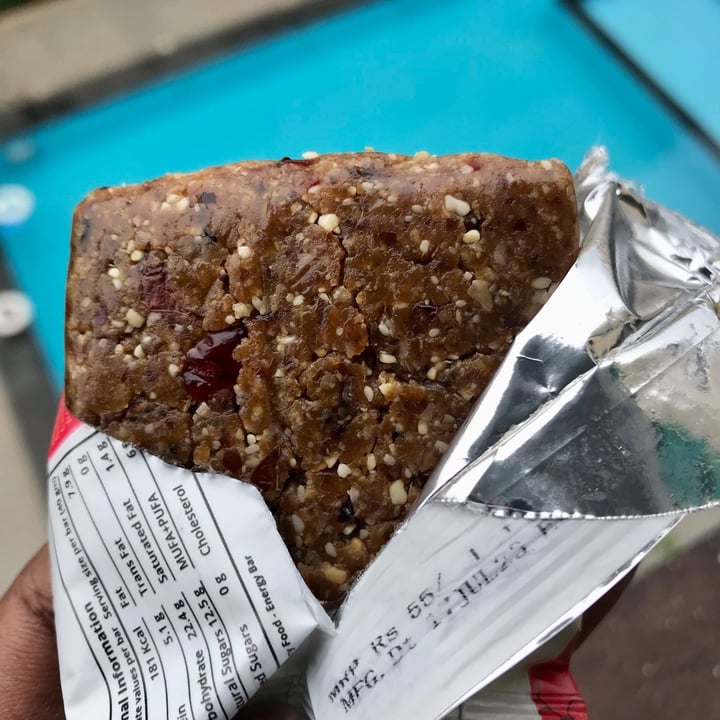 photo of Monkey Bar Very Berry Energy Bar shared by @veganniran on  27 Jul 2023 - review