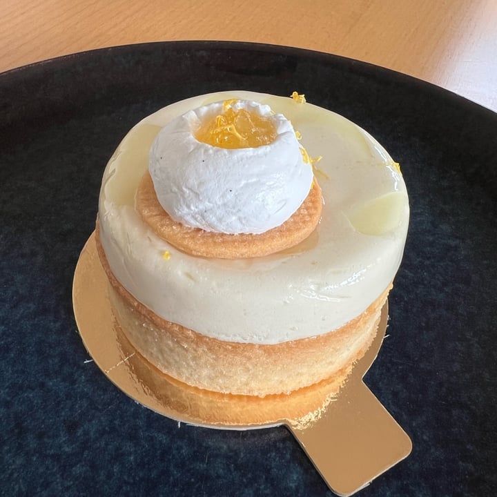 photo of White Rabbit Bakery Lemon Tartlet shared by @papilio on  11 May 2023 - review