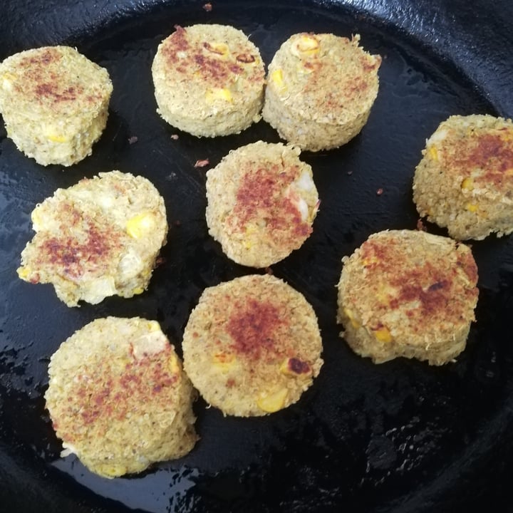 photo of Mundo Vegetal Bocaditos de quinoa con muzzalmendra sabor choclo shared by @agostinamarconi on  01 May 2023 - review