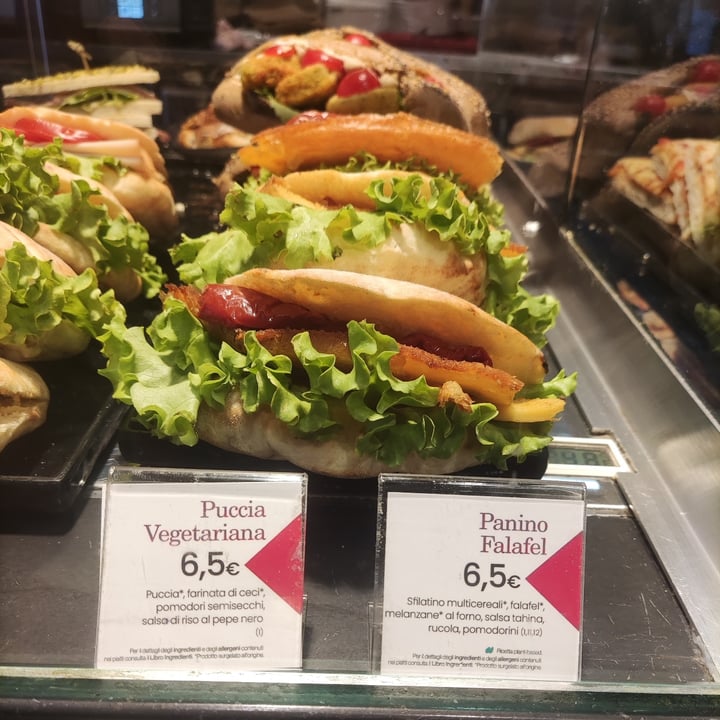 photo of laFeltrinelli panino Falafel shared by @alessiesse on  11 Jul 2023 - review