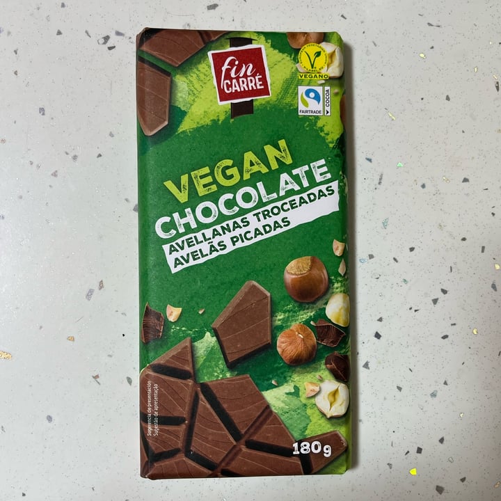 photo of Fin Carré Chocolate con avellanas troceadas shared by @irenevegan on  01 Feb 2023 - review