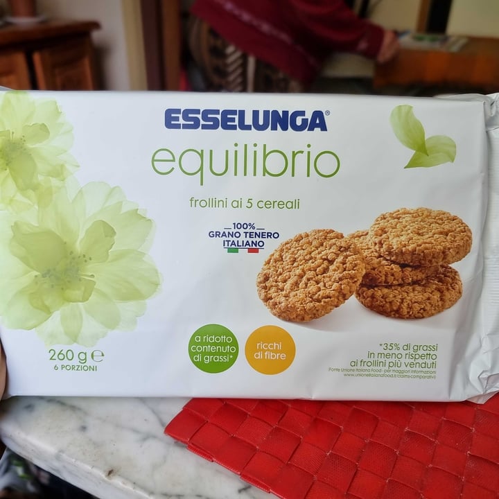 photo of Esselunga equilibrio Frollini ai 5 cereali shared by @euberta89 on  28 Apr 2023 - review