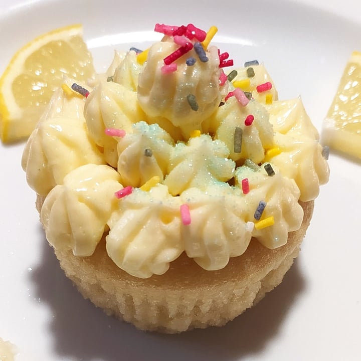 photo of Brugnola1932 Vegan Country House Cupcake al limone shared by @lalla2527 on  15 Jan 2023 - review