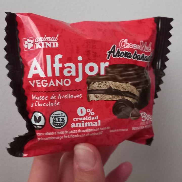 photo of Animal kind Alfajor Vegano Mousse de Avellanas y Chocolate shared by @valentinao on  16 Aug 2023 - review