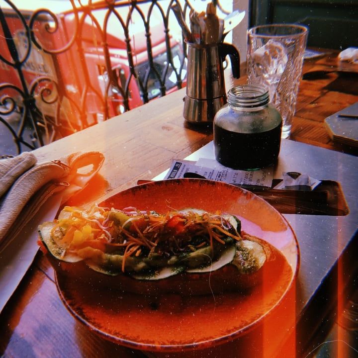 photo of Madness Specialty Coffee tosta vegana shared by @notyetem on  26 Jun 2023 - review