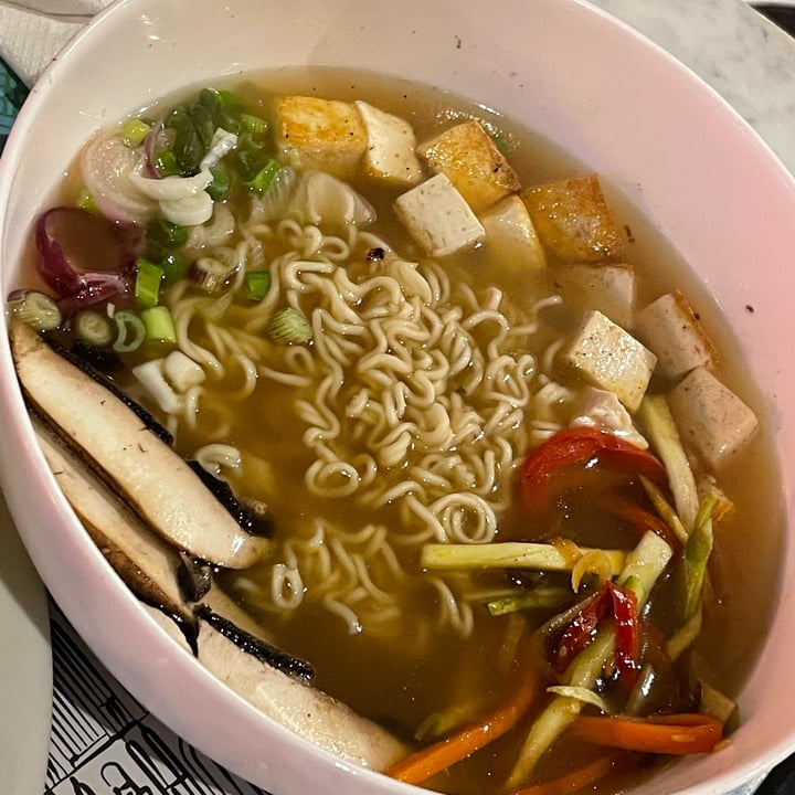 photo of Pola Baxar ramen vegano shared by @goodhabitos on  09 Mar 2023 - review