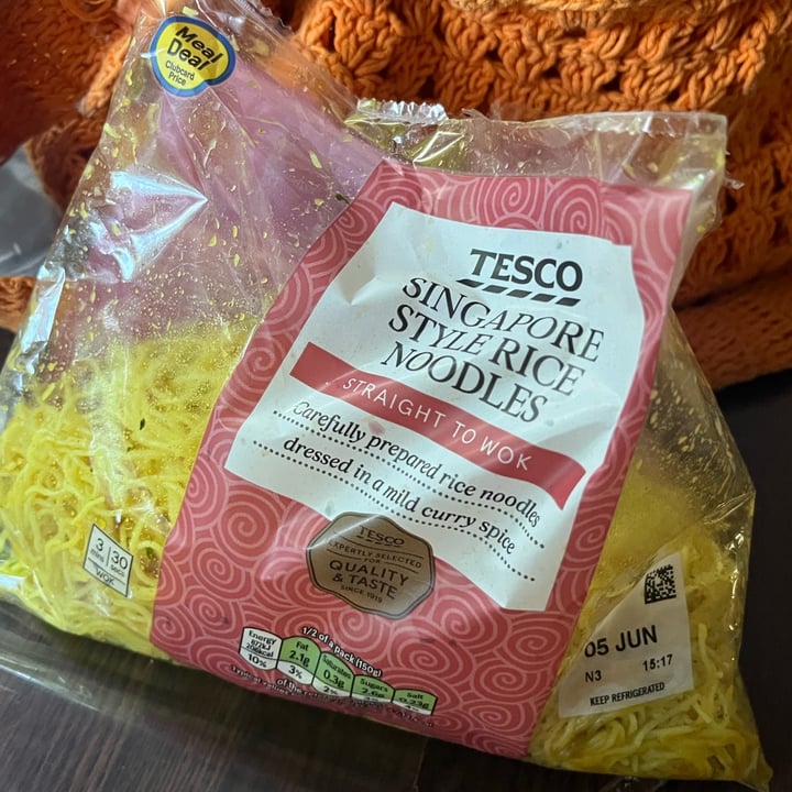 photo of Tesco Singapore style rice noodles shared by @devon0 on  08 Jun 2023 - review