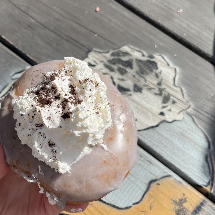 photo of Doe Donuts Portland Fog shared by @herbivoracious on  11 Mar 2023 - review