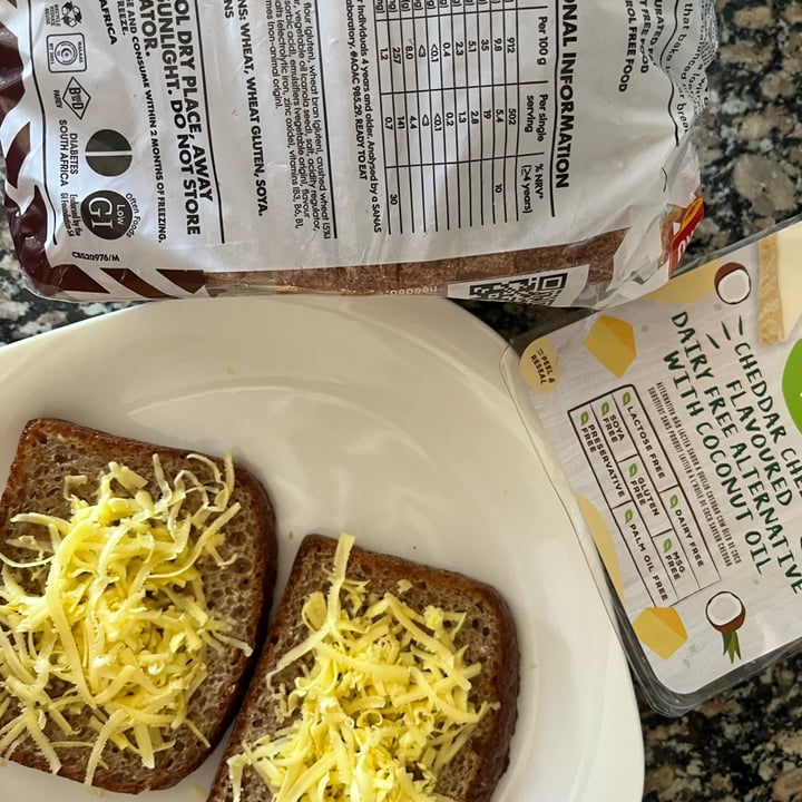 photo of Simple Truth Cheddar Style Cheese shared by @mienamoo on  31 Mar 2023 - review