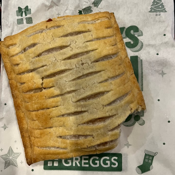 photo of Greggs Sausage, Bean & CheeZe Melt shared by @reshmikhan on  17 Mar 2023 - review
