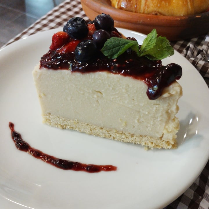 photo of El patio vegan Cheesecake shared by @aldyribo on  27 Feb 2023 - review