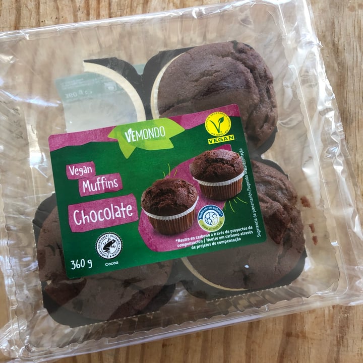 photo of Vemondo Chocolate muffins shared by @veganmazza on  07 Jan 2023 - review