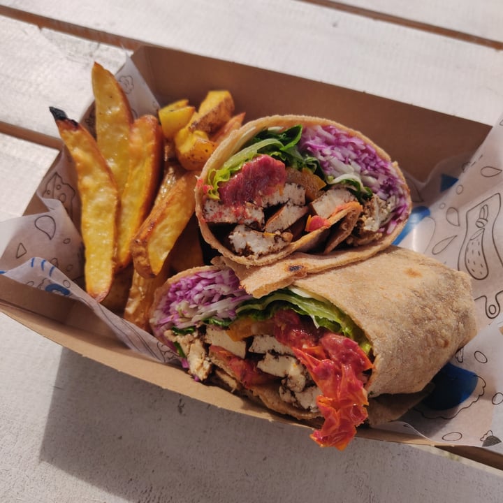 photo of Bunker cluv veggie wrap de  Tofu y vegetales shared by @xpokedoll on  11 Apr 2023 - review