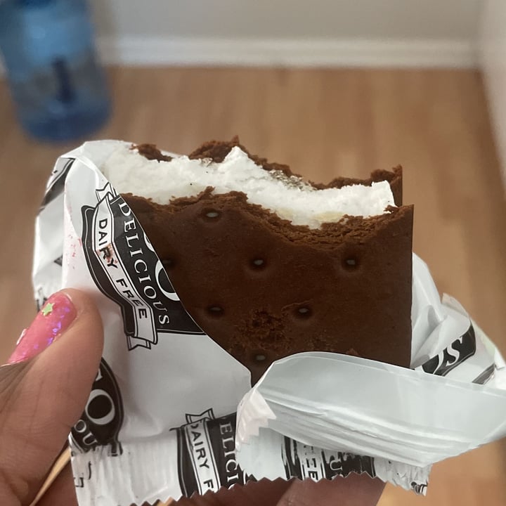 photo of So Delicious Dairy Free Ice cream sandwiches shared by @thatchels on  28 Feb 2023 - review