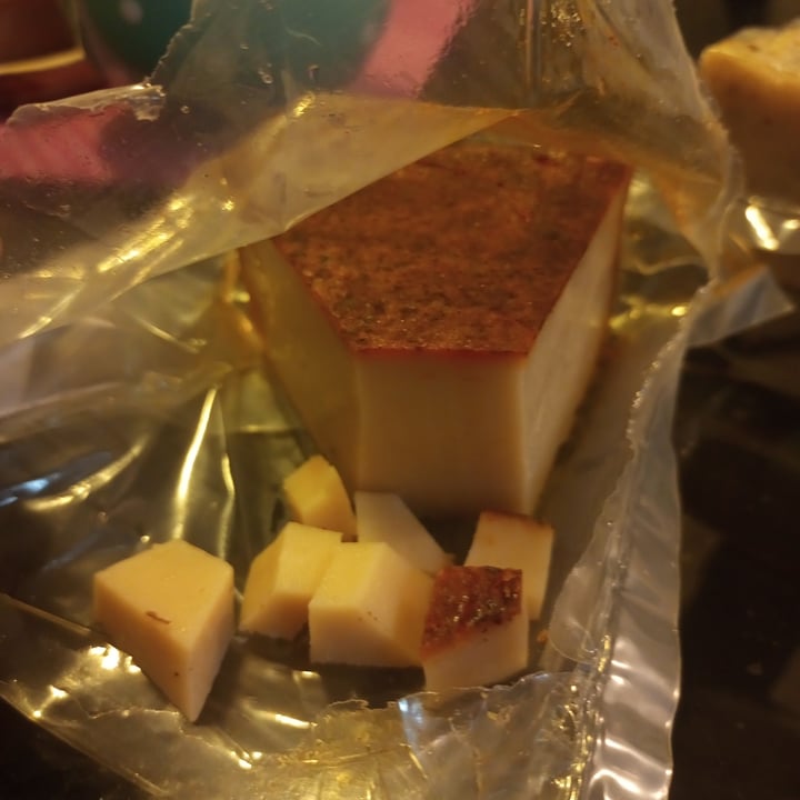 photo of Fetén vegano Queso Tipo Parmesano En Cuña shared by @jesiluz77 on  24 Dec 2022 - review