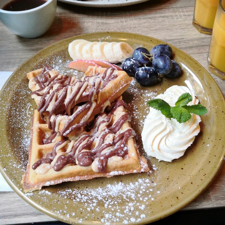 photo of Palo Verde Bistro Waffle con crema al cioccolato shared by @grepap on  13 Apr 2023 - review