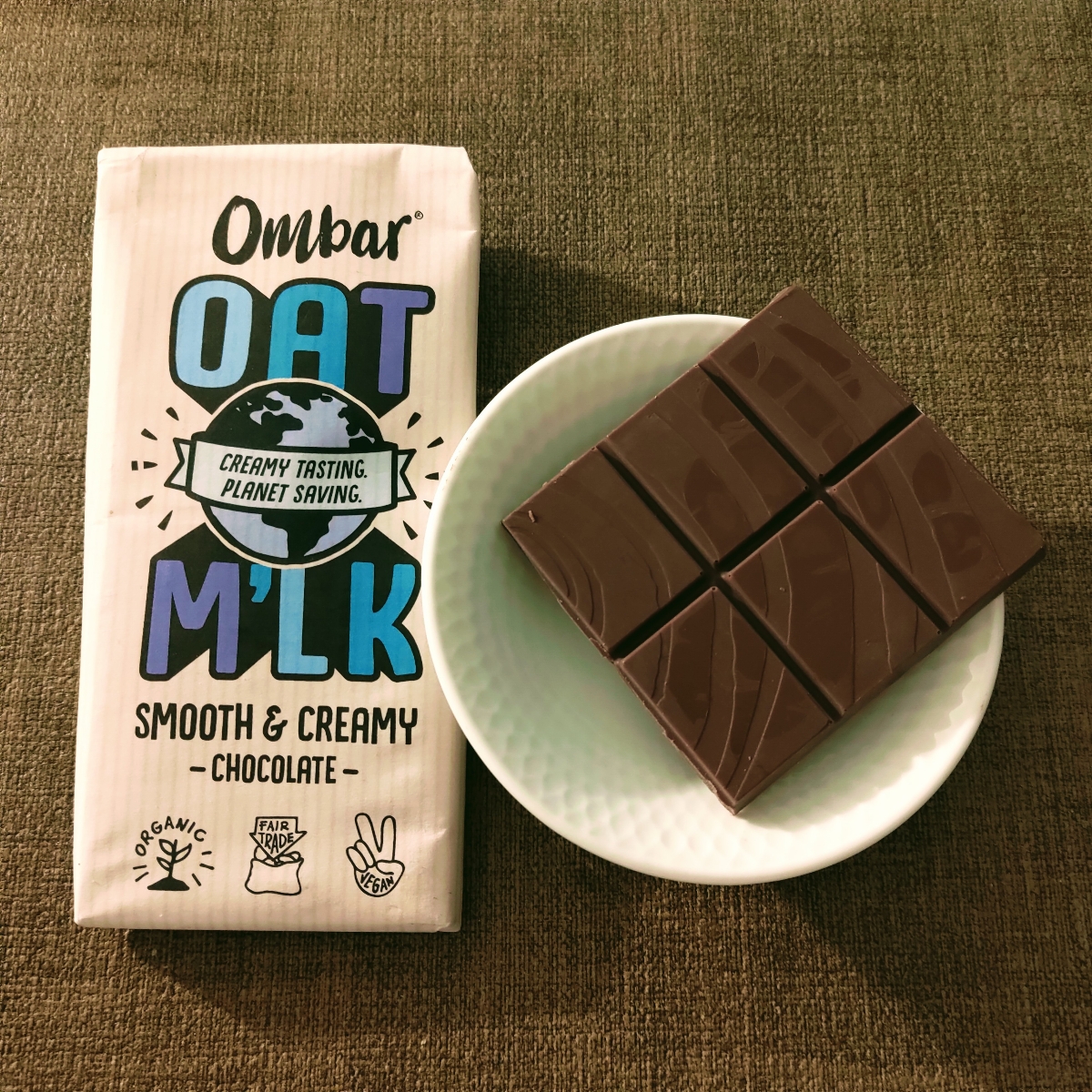 oat-m-lk-smooth-and-creamy-chocolate-from-ombar-vegan-product-reviews