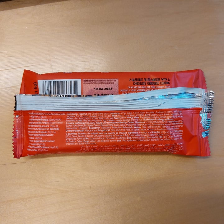 photo of LoveRaw Cre&m Filled Wafer Bars shared by @cloudyaquilegia on  02 Feb 2023 - review