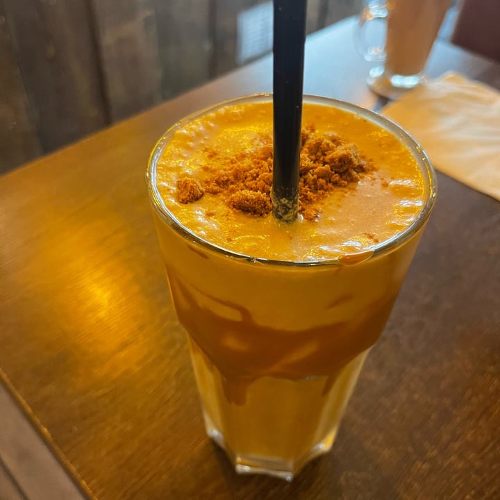 photo of Maggie Mays Belfast Cafe Vegan biscoff milkshake shared by @vegneve on  06 May 2023 - review