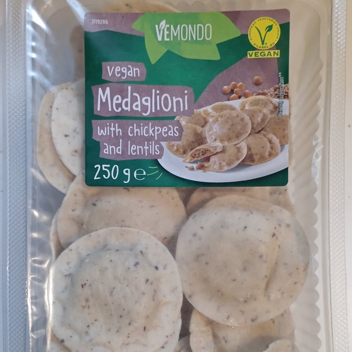 photo of Vemondo Vegan Medaglioni with Chickpeas and Lentils shared by @chiaraclaire on  30 Jan 2023 - review