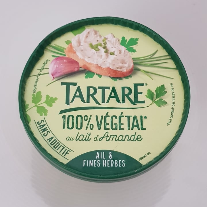 photo of Tartare 100% végétal au lait d'amande ail et fines herbes shared by @ali-ve-gan on  04 May 2023 - review
