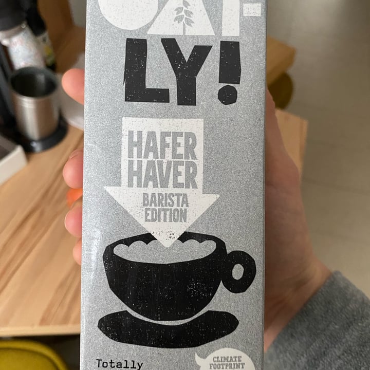 photo of Oatly Oat Drink Barista Edition  shared by @andreherrmann on  16 Feb 2023 - review