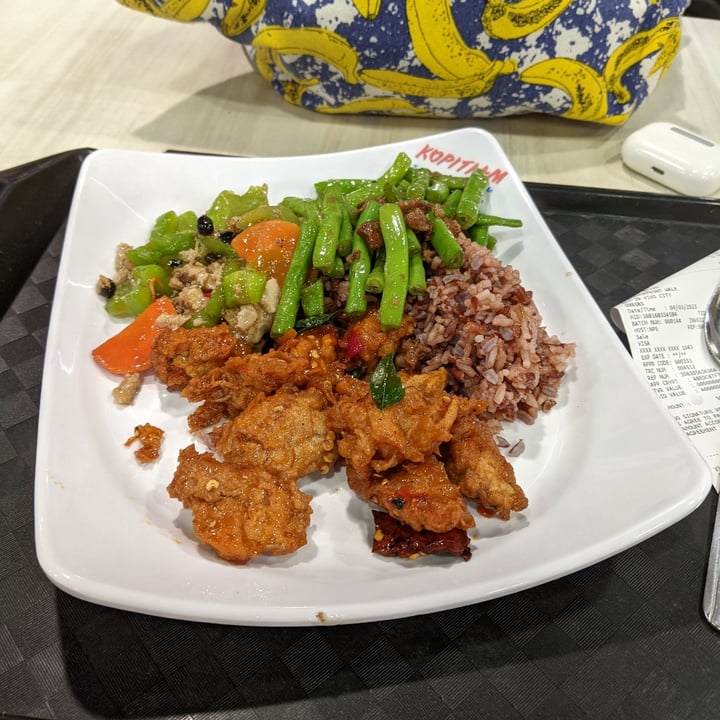 photo of eVeg Vegetarian Mixed Vegetable Rice shared by @dafnelately on  04 Mar 2023 - review