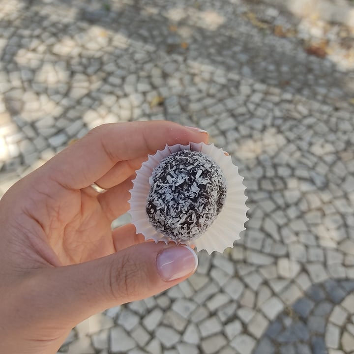 photo of Papaya brigadeiro shared by @vegetabelle on  01 Jul 2023 - review