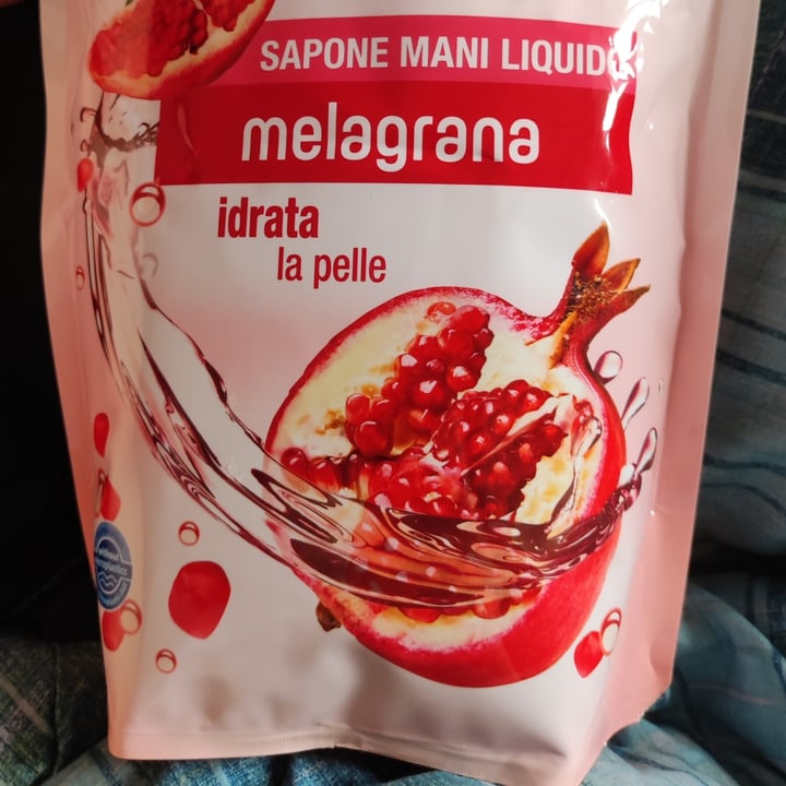 photo of cien cien sapone mani liquido melagrana idrata la pelle shared by @mdg on  06 Feb 2023 - review