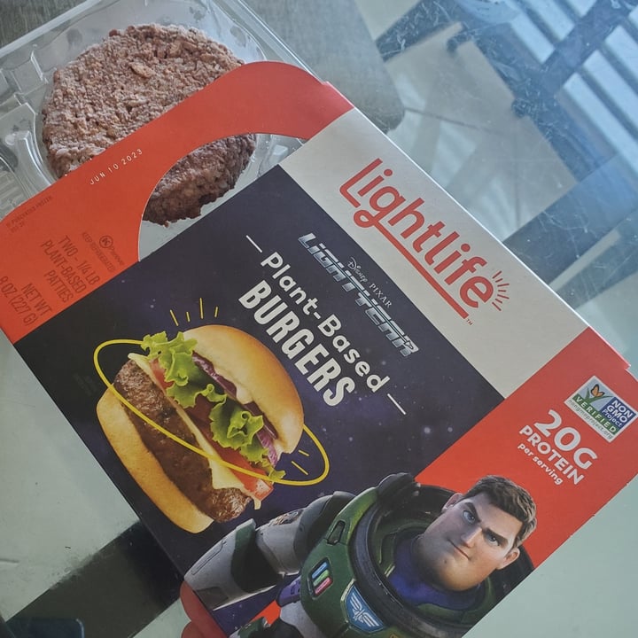 photo of Lightlife Plant Based Burgers shared by @lliguerpr96 on  10 May 2023 - review