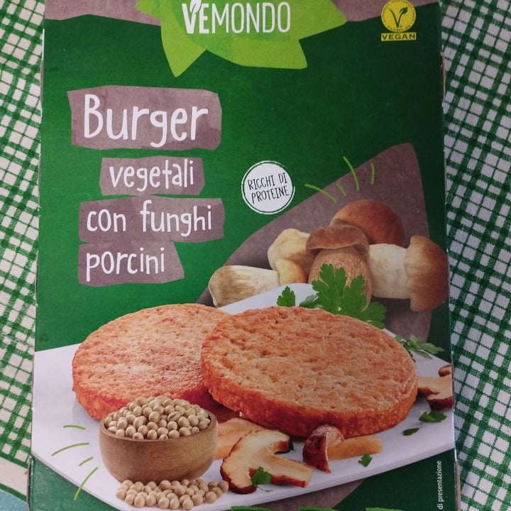 photo of Vemondo burger vegetali con funghi porcini shared by @lillieconnolly on  18 May 2023 - review