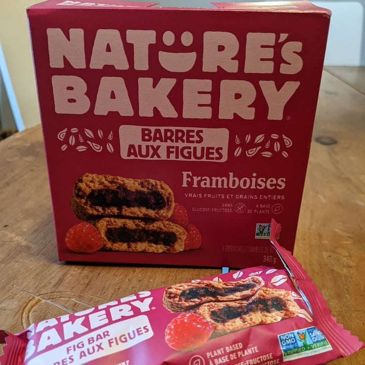 photo of Nature's Bakery Fig Bar Raspberry shared by @jacintavegangal12 on  25 Dec 2022 - review