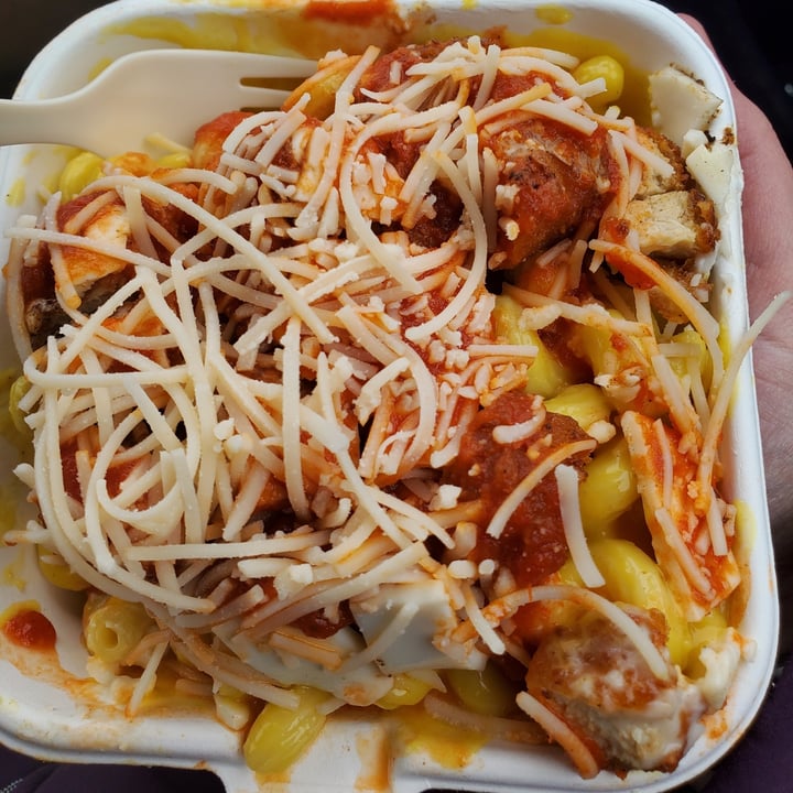 photo of Curbside Comforts Chik'n Parm Mac & Cheese shared by @bocca on  02 Apr 2023 - review