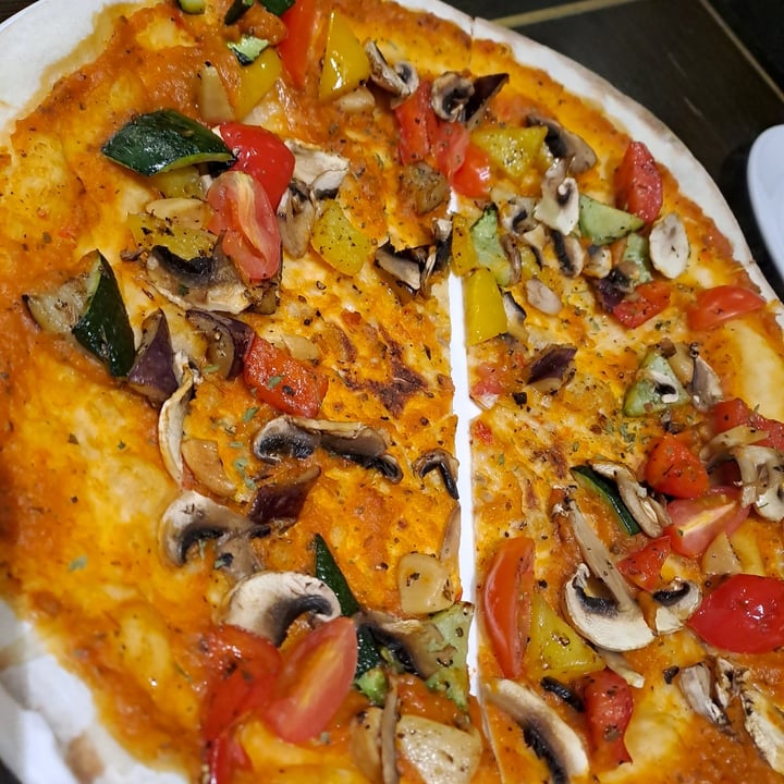 photo of Mad for garlic Ratatouille Pizza shared by @huggsbabies on  07 Feb 2023 - review