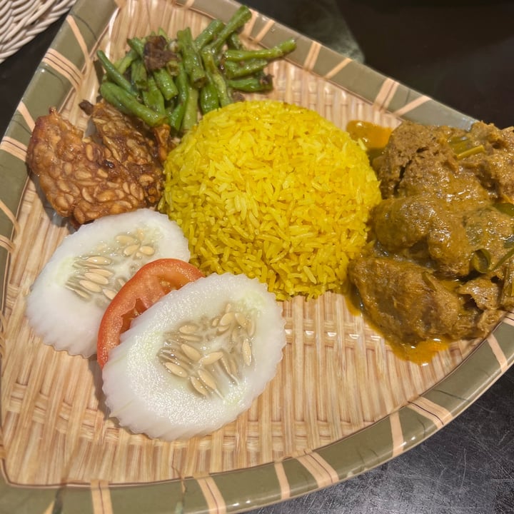 photo of Coco Veggie Nyonya Cuisine Vegetarian Rendang with Turmeric Rice set shared by @jonarmarzan on  03 Jan 2023 - review
