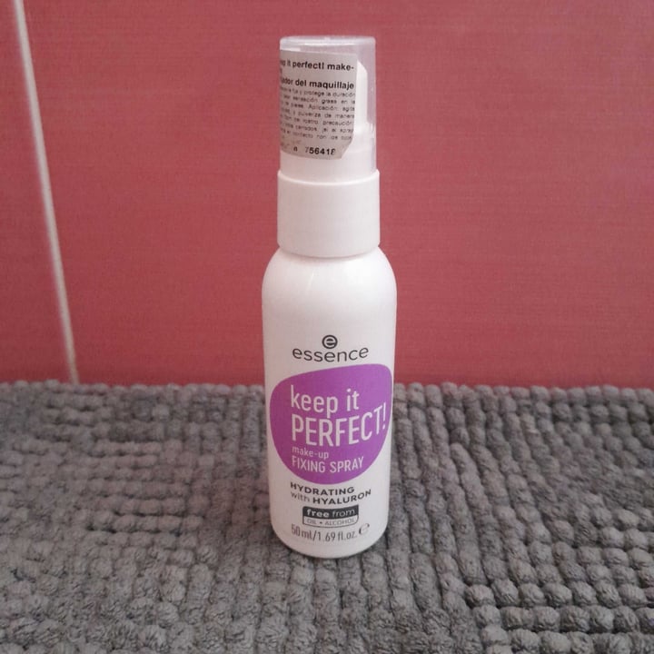 photo of Essence  Keep It PERFECT! Make-up FIXING SPRAY shared by @lectora23 on  13 Mar 2023 - review