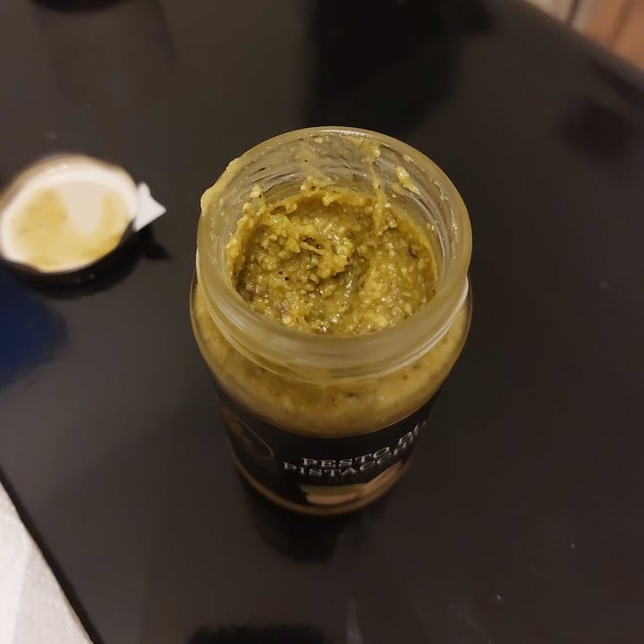 photo of amo essere eccellente Pesto Di Pistacchio shared by @lilythepuppet on  13 May 2023 - review