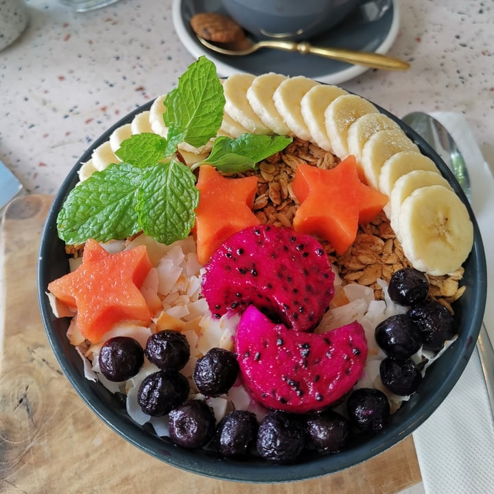 photo of Peloton Supershop Green smoothie bowl shared by @angelajelita on  02 Mar 2023 - review