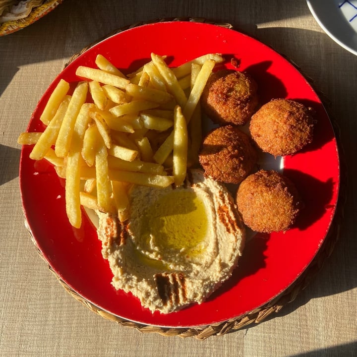photo of Hommus - Snack Libanese misto vegano shared by @cestfl0riana on  31 Mar 2023 - review