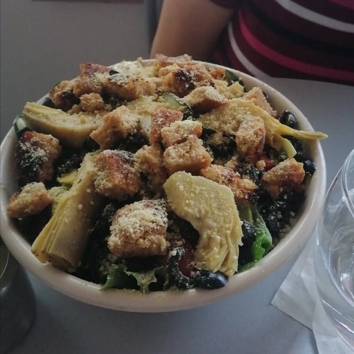 photo of Huacamole Sodita Salad shared by @crisb30 on  01 Jul 2023 - review