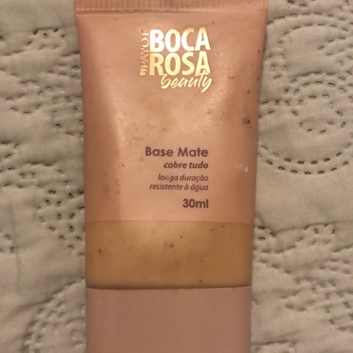 photo of Marca boca rosa que nao e testada em animais e e um produto de boa qualidade! Maquiagem Modelo Base Da Boca Rosa shared by @lala25 on  14 May 2023 - review