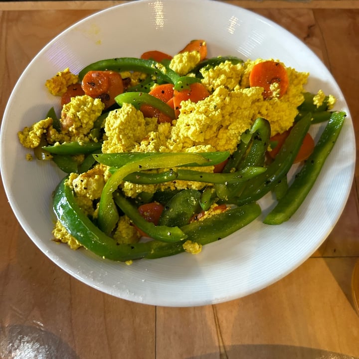 photo of So Radish Scrambled Tofu with Sautéed Vegetables shared by @nathlena19 on  08 Jan 2023 - review