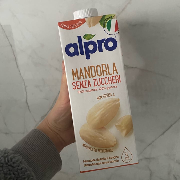 photo of Alpro bevanda mandorla senza zuccheri shared by @profumodilavanda on  20 Feb 2023 - review