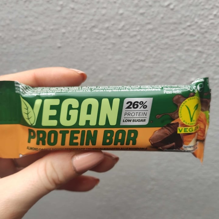 photo of Lidl vegan protein bar gusto di biscotto alle mandorle shared by @carmillabresh on  08 Mar 2023 - review